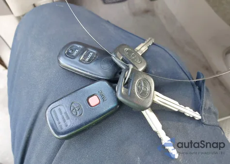 2006 Toyota Highlander z USA, uszkodzony, nr VIN JTEGD21AX60155021